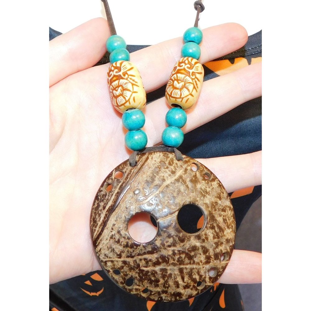 Vintage Coconut Shell Necklace - image 5